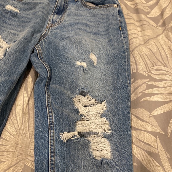 Aeropostale Mom Jeans Size 4 - Picture 4 of 6